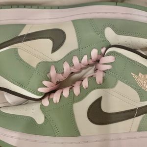 Meet your Posher, Charlotte